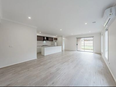 64 Grande Belmond Avenue, Clyde