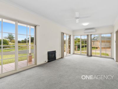 4 / 5 Dryden Close, Nowra