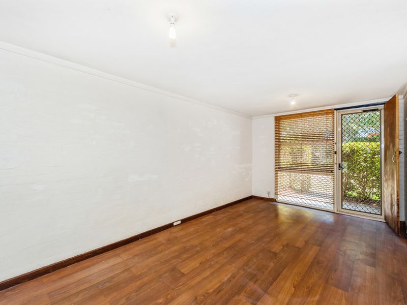 1 / 221 Clontarf Road, Hamilton Hill