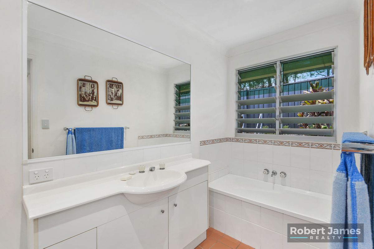 60 Bushlands Drive, Noosaville