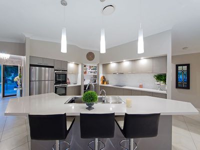 5 Sylvateere Cr, Wakerley