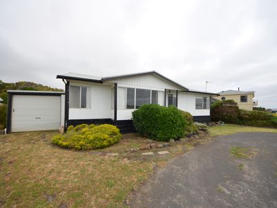 9 Clifton Court, Portland