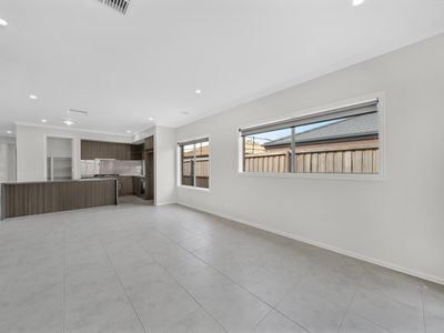 28 Xenia Street, Manor Lakes