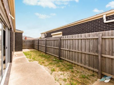 2 / 26 Georgia Crescent, Werribee