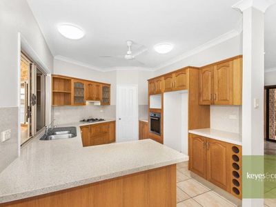 9 Amarina Court, Annandale