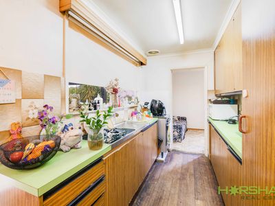 9 Felstead Avenue, Horsham