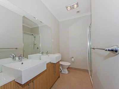 6 Mandrel Drive, Williams Landing