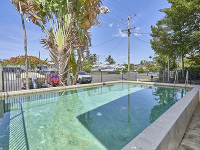 1 / 282 Lake Street, Cairns North