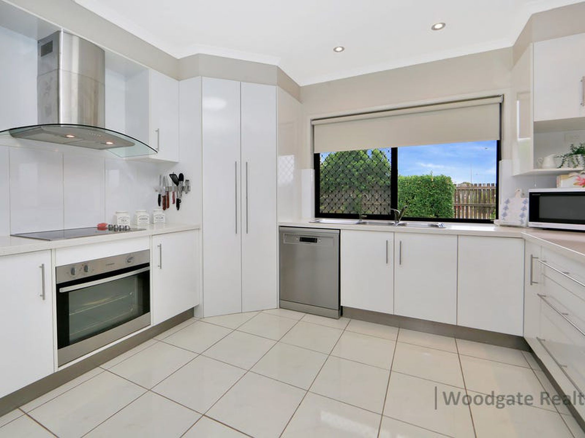 17 Sunset Avenue, Woodgate