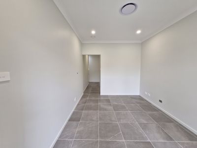 1/94 Settlers Boulevard, Chisholm