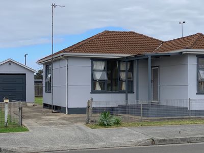 61 lake entrance Road, Warilla