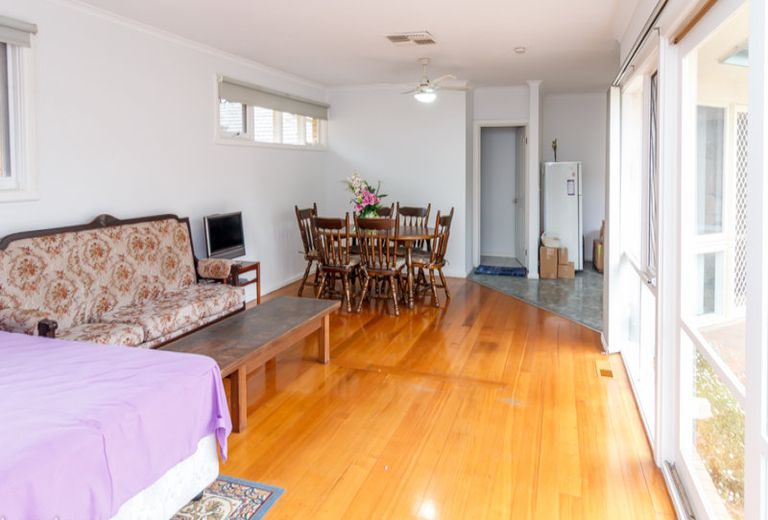 14 Knaith Road, Ringwood East