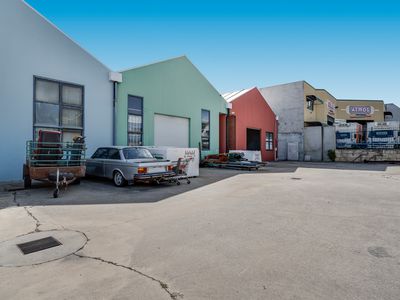 1 / 9 Capel Court, Bentley