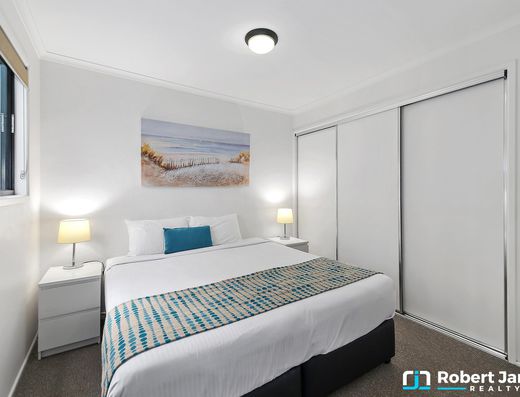 PREMIUM POSITION - DUAL KEY APARTMENT WITH VIEWS image 19