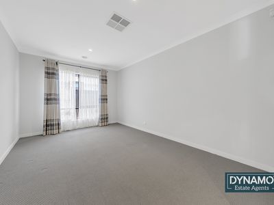 8 Pioneer Street, Craigieburn
