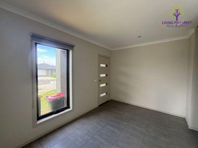 1 / 5 Equine Court, Tarneit