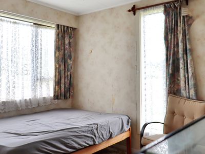 15 Sinclair Avenue, Nightcaps