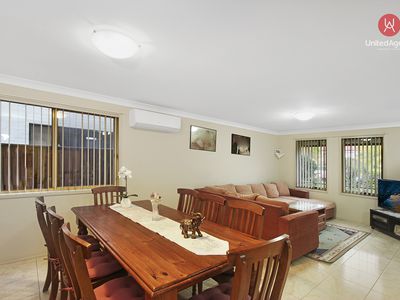 17 Rabett Crescent, Horningsea Park