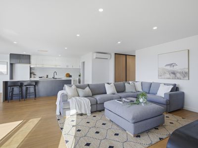 2 / 20B Frances Street, Bridport