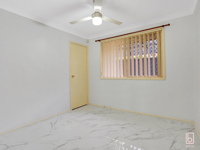 10 Oxford Drive, Lake Haven