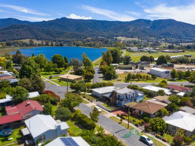 81 Lakeside Avenue, Mount Beauty