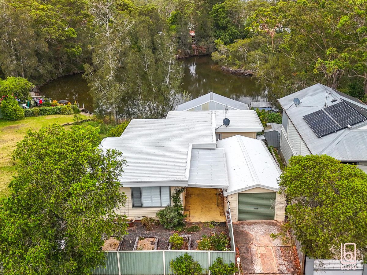 12 McKellar Boulevard, Blue Haven