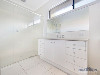 2 / 58 Somerville Road, Hampton Park
