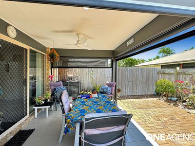 121 / 230 Pulgul Street, Urangan