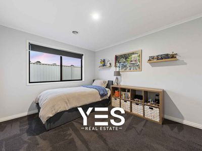 39 Bluehills Boulevard, Pakenham