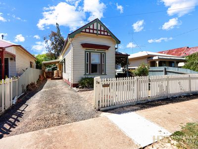 9 Henry Street, Horsham