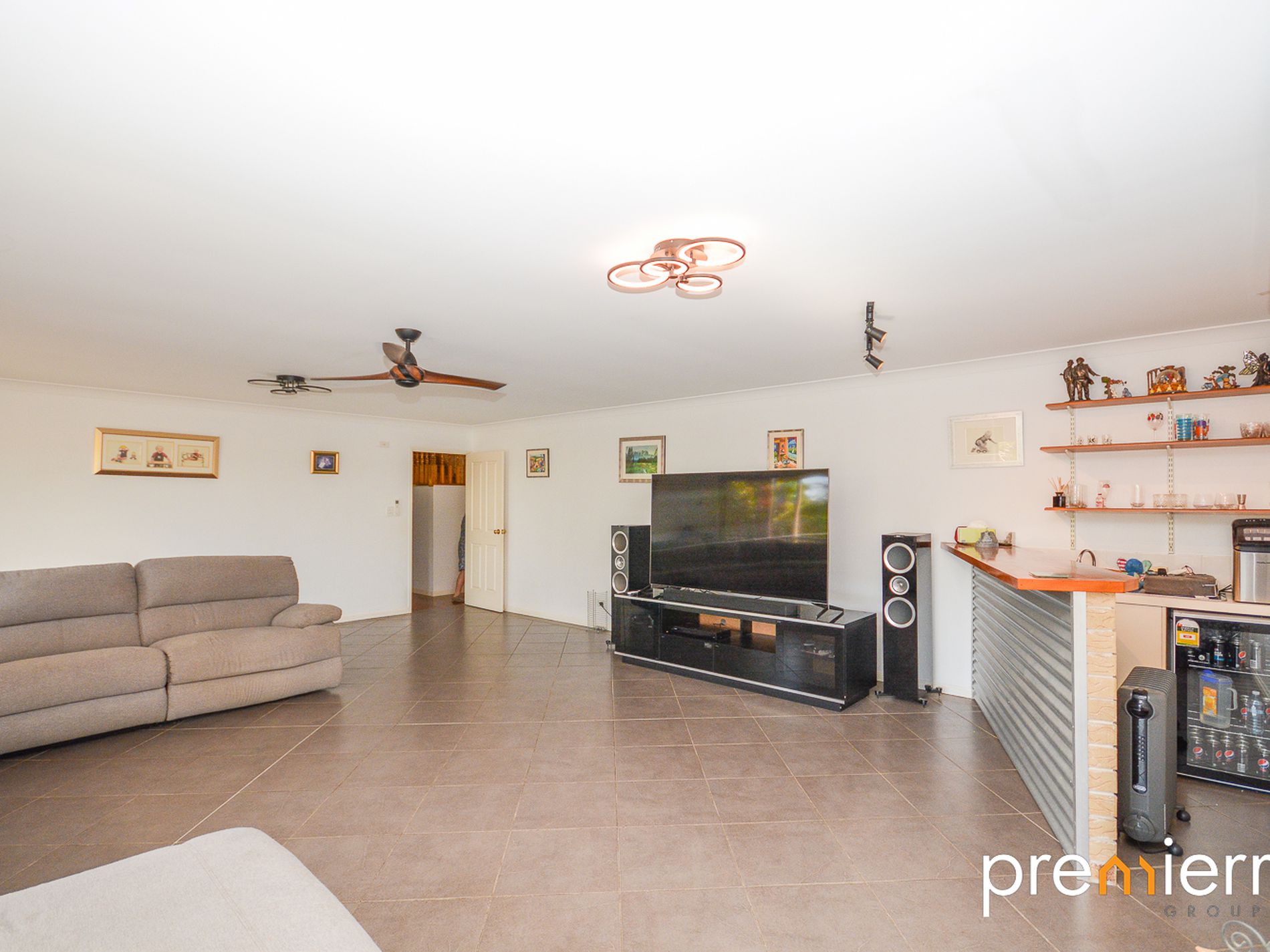 8 Dawson Court, Collingwood Park