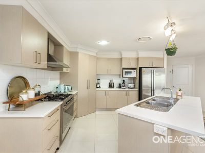 6 Benier Cl, Doolandella