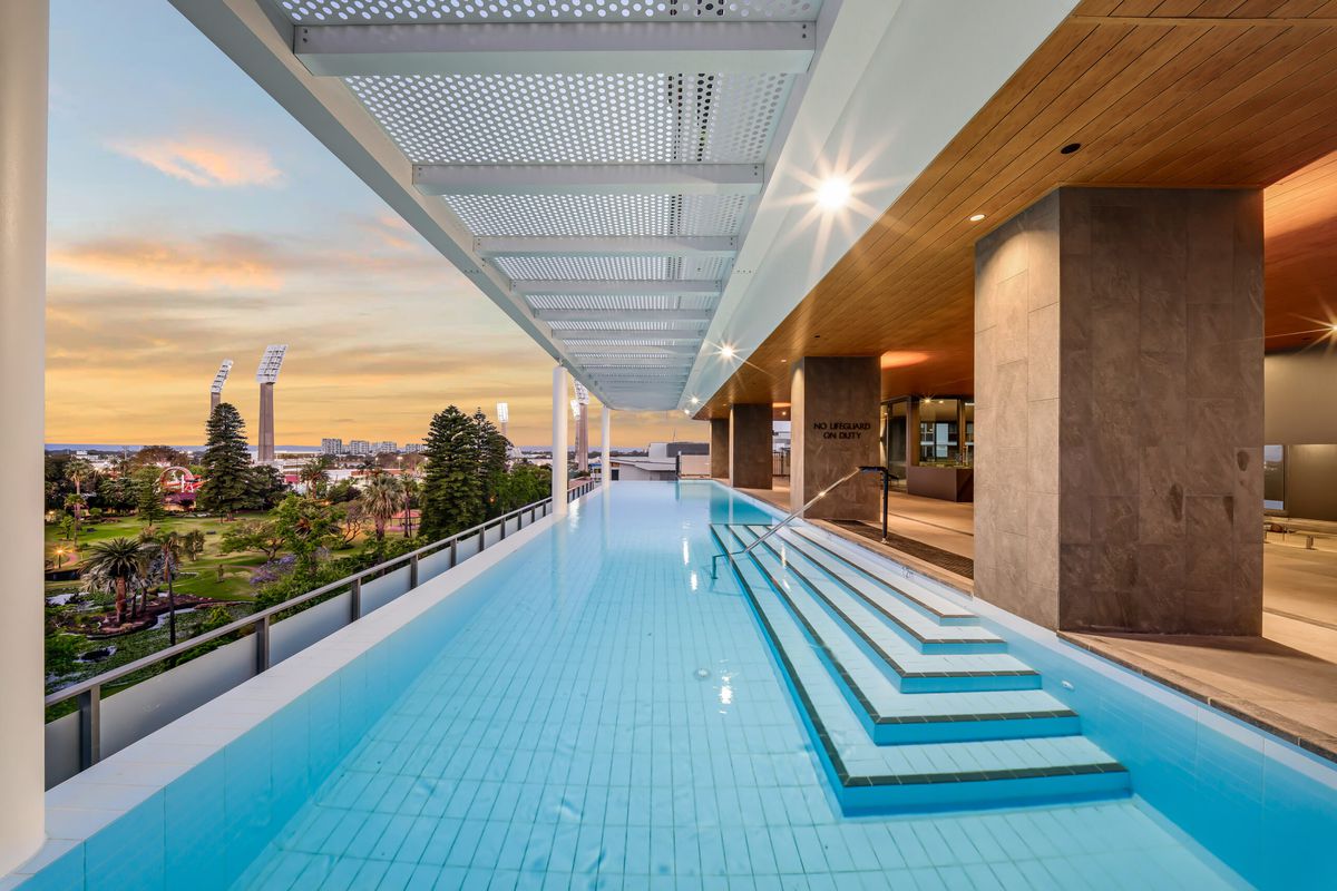 1604 / 8 De Vlamingh Avenue, East Perth