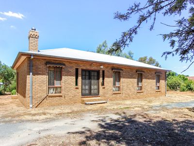 128 Railway Road, Elmore