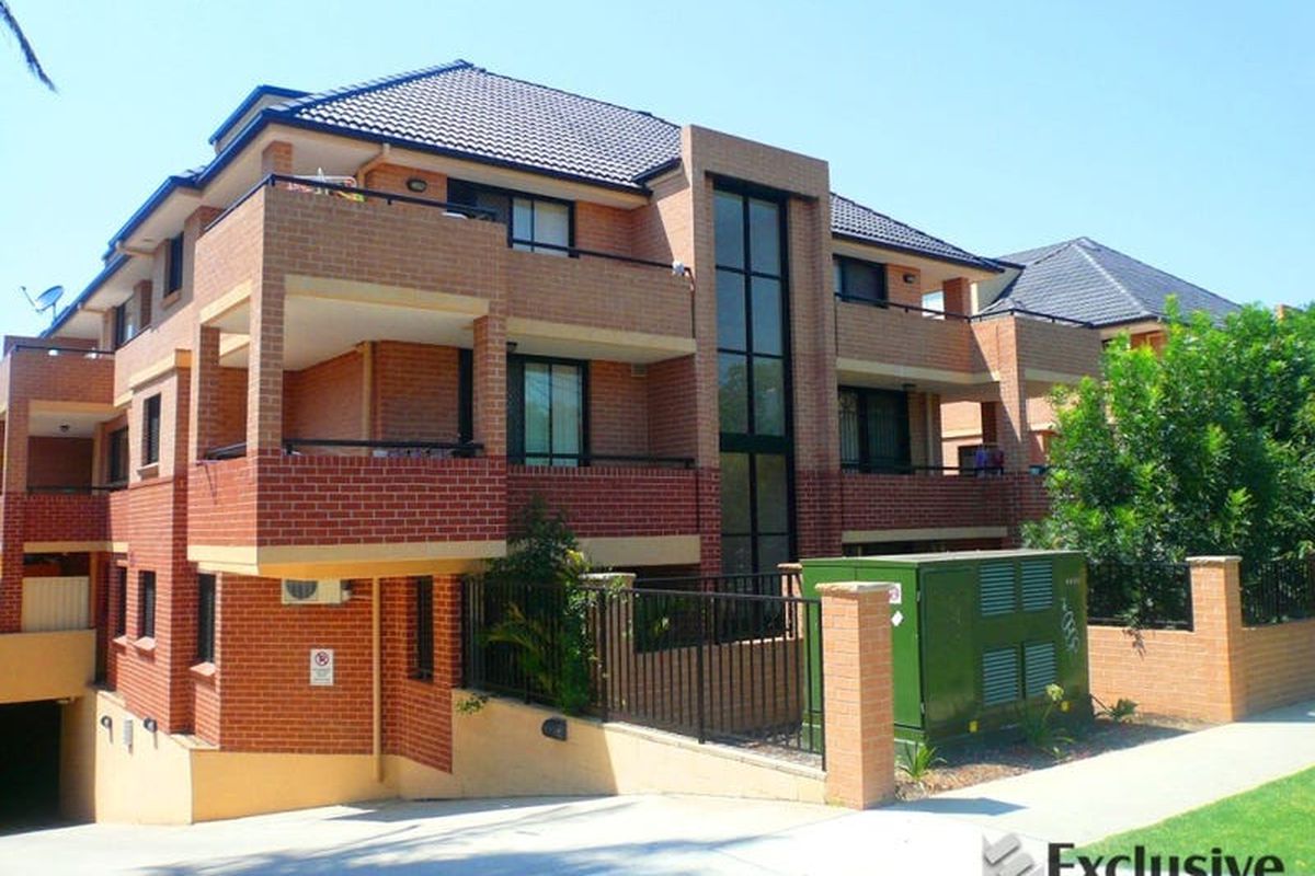 8 / 50 Henley Road, Homebush West