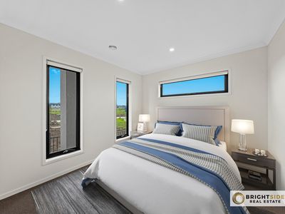 17 Vendeen Walk, Clyde North