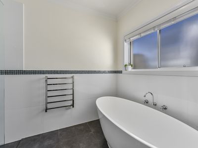 35 Eldridge Drive, Worrolong