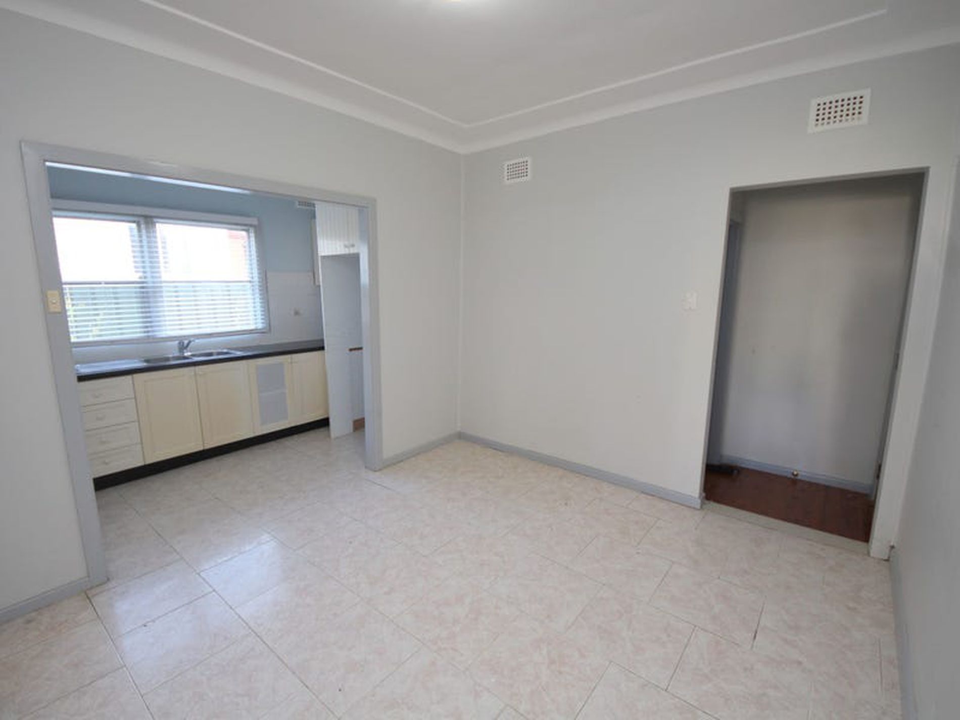 136 The Avenue, Condell Park