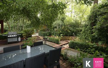 4 Paul Grove, Beaconsfield Upper