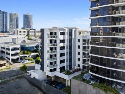 102 / 133 Scarborough Street, Southport