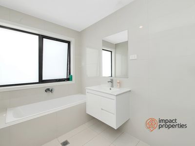 6 / 2  ROUSEABOUT STREET , Lawson