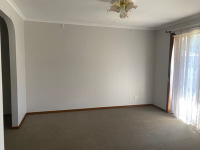 4 Retreat Place, Werribee