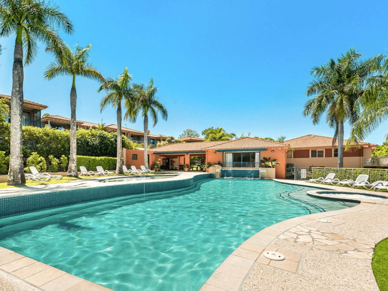4 University Drive, Robina