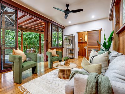 19 Cananga Close, Kamerunga