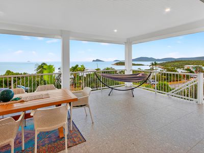 8 Blackcurrant Drive, Hideaway Bay