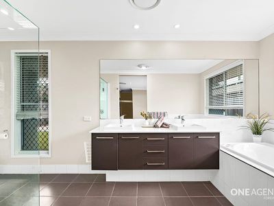16 Fred Pham Cres, Doolandella