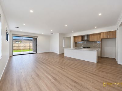 10 Prescott Road, Mambourin