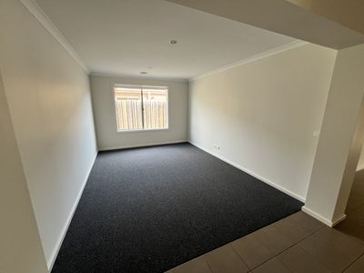 19 Canopus Crescent, Lara