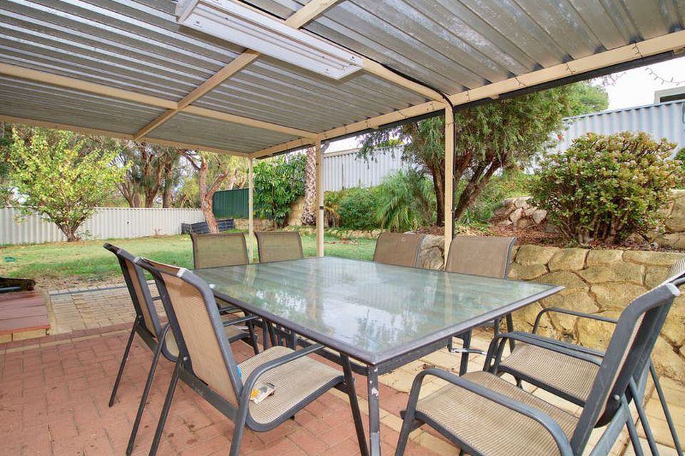 16 Salter Place , Parmelia