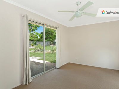 4 / Yolla Street, Eagleby